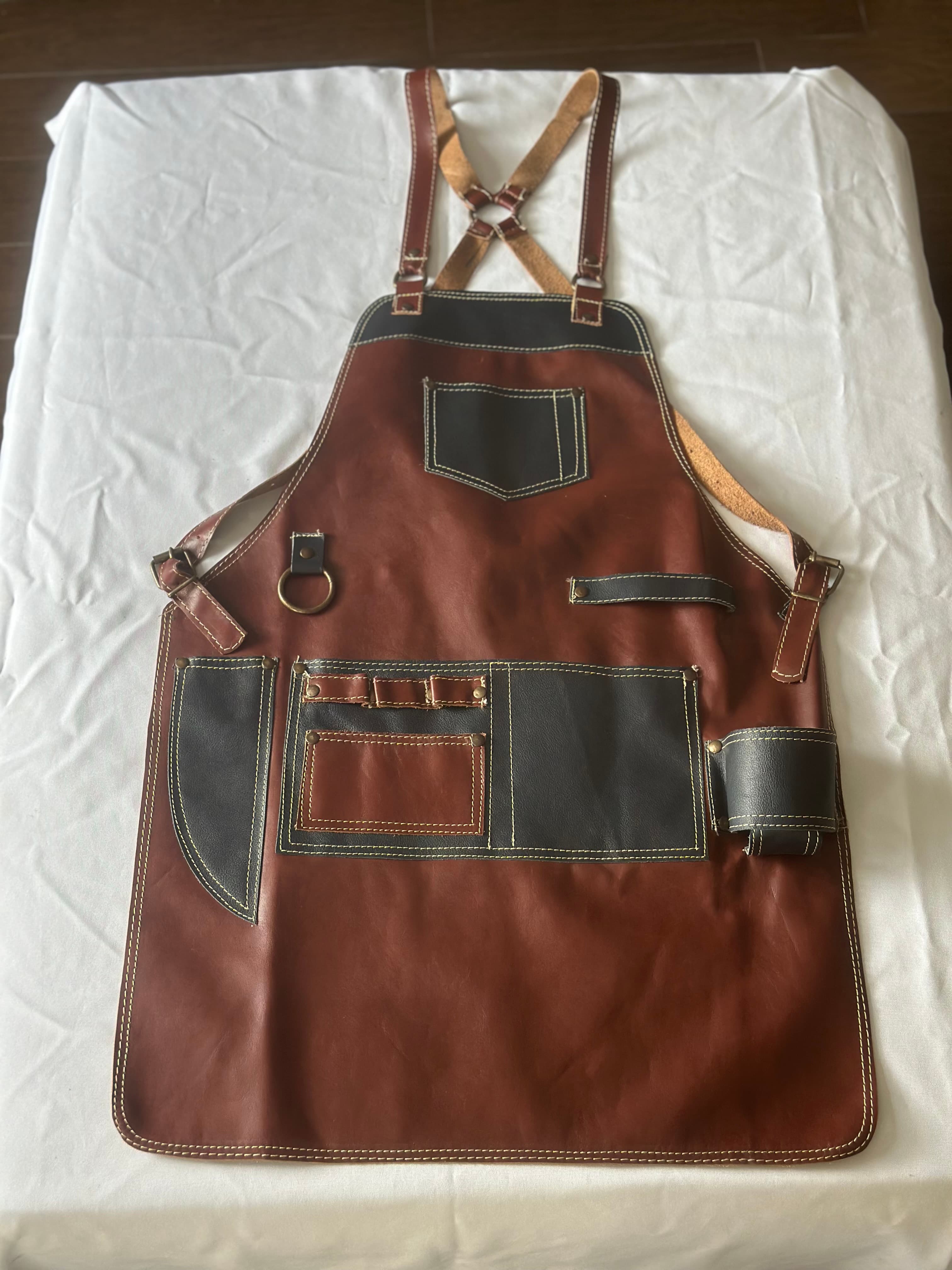Mahogany Leather Apron with Black Pockets